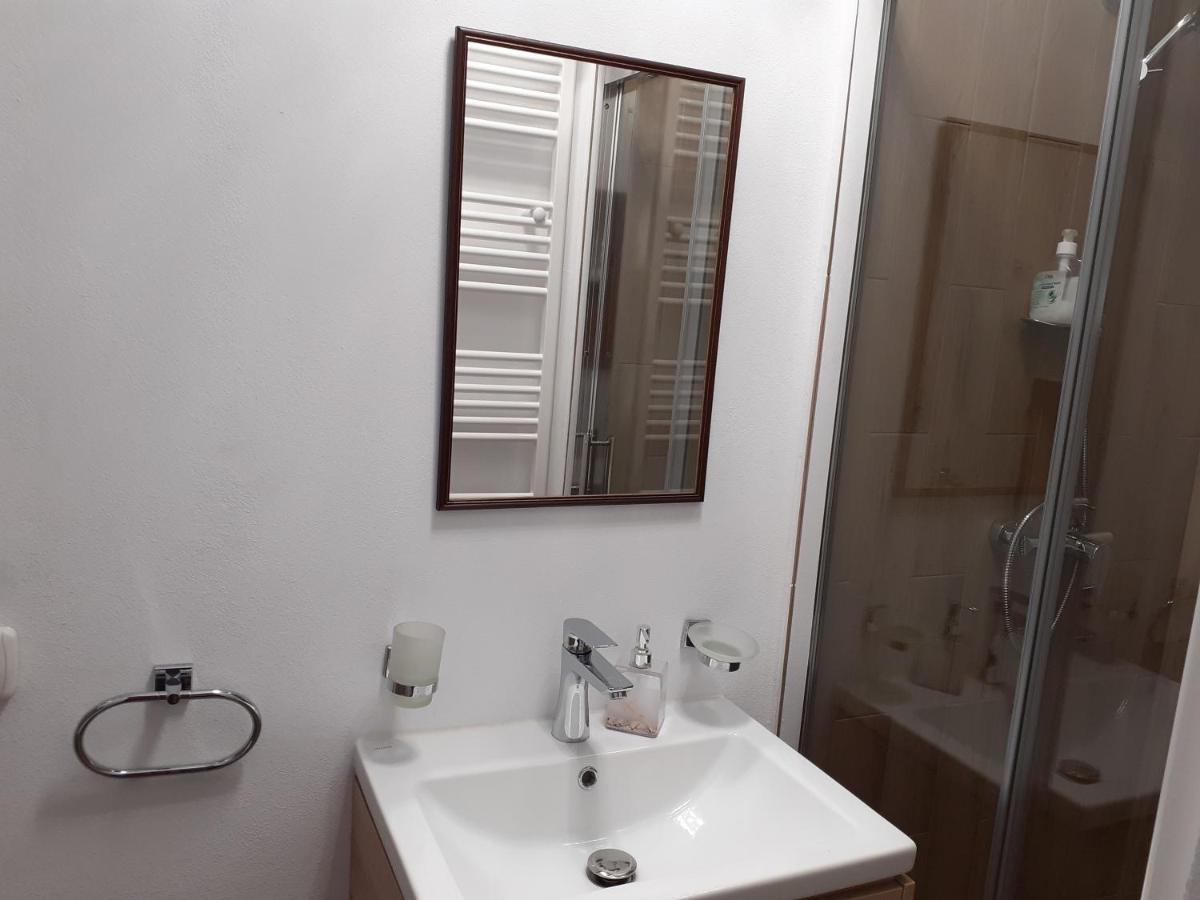 Salcia Hotell Tasnad Exteriör bild