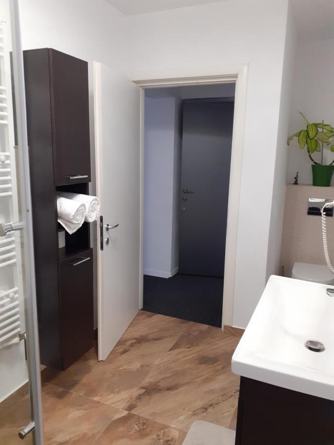 Salcia Hotell Tasnad Exteriör bild